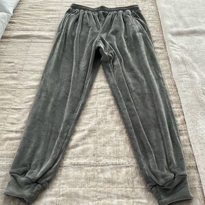 SKIMS Luxe Velour Velvet Comfy Joggers Pants in Grey Size M